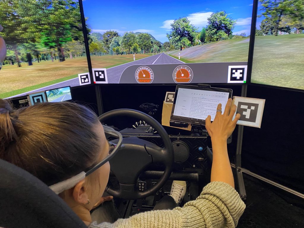 The focus of the Stuttgart Media University (HdM) in the KARLI project is on the evaluation and development of user-centered AI solutions for automated driving vehicles. The goal is to combine a high level of safety with a successful user experience (UX).